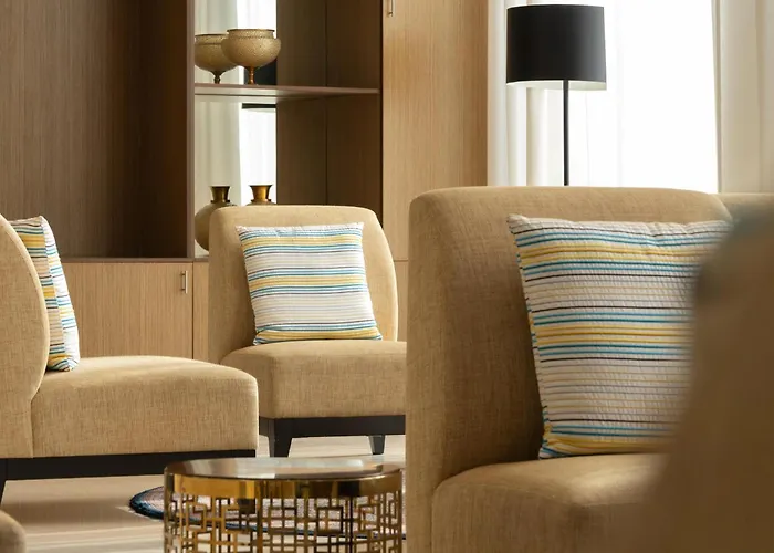 Muscat hotels near Gala Wentworth Golf Club