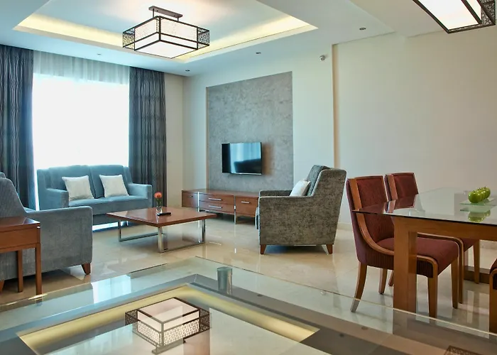 Muscat 4 Star Hotels near Sultan Qaboos Grand Mosque
